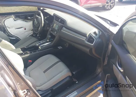 2018 Honda Civic Lx z USA, uszkodzony, nr VIN 2HGFC2F51JH610696